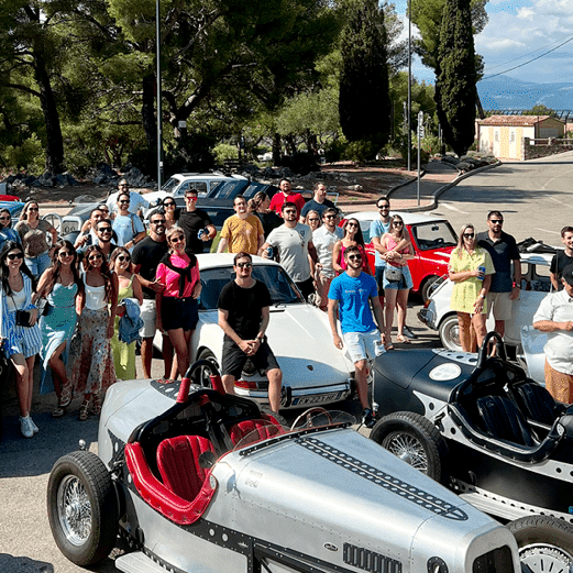 team building ni voiture ancienne numaya